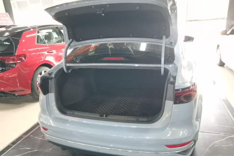 Used Geely Auto Emgrand 2023 4th Generation Champion Edition 1.5L CVT Prestige Model Trunk