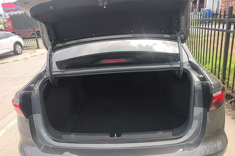 Used Geely Auto Emgrand 2023 4th Generation Champion Edition 1.5L CVT Luxury Model Trunk