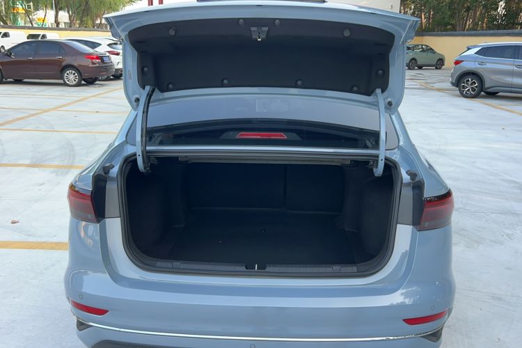 Used Geely Auto Emgrand 2023 4th Generation Champion Edition 1.5L CVT Flagship Model Trunk