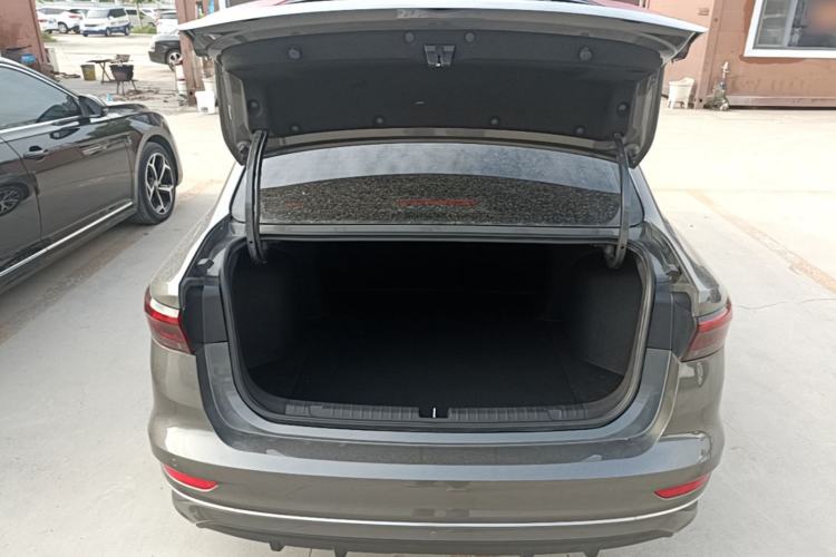 Used Geely Auto Emgrand 2023 4th Generation Champion Edition 1.5L Manual Luxury Model Trunk