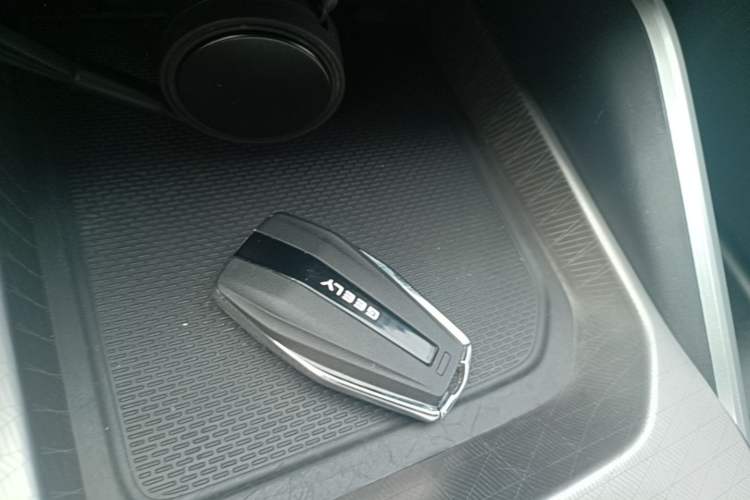 Used Geely Auto Emgrand 2023 4th Generation Champion Edition 1.5L CVT Luxury Model Vehicle Key