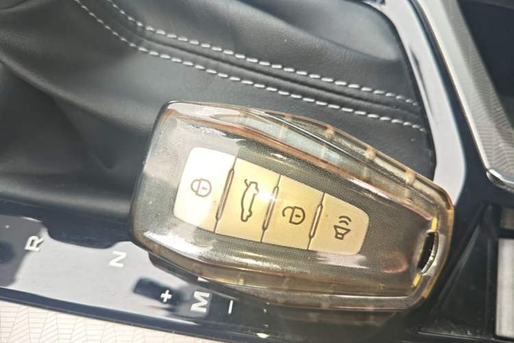 Used Geely Auto Emgrand 2023 4th Generation Champion Edition 1.5L CVT Luxury Model Vehicle Key