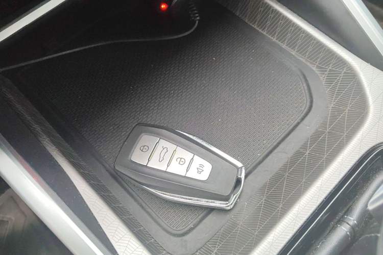 Used Geely Auto Emgrand 2023 4th Generation Champion Edition 1.5L CVT Prestige Model Vehicle Key