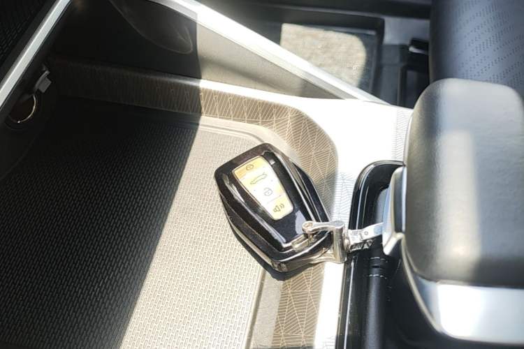 Used Geely Auto Emgrand 2023 4th Generation Champion Edition 1.5L CVT Luxury Model Vehicle Key