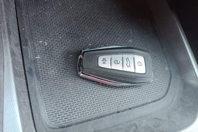 Used Geely Auto Emgrand 2023 4th Generation Champion Edition 1.5L CVT Prestige Model Vehicle Key