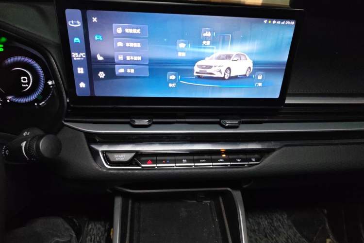 Used Geely Auto Emgrand 2023 4th Generation Champion Edition 1.5L CVT Luxury Model Audio And AC Panel