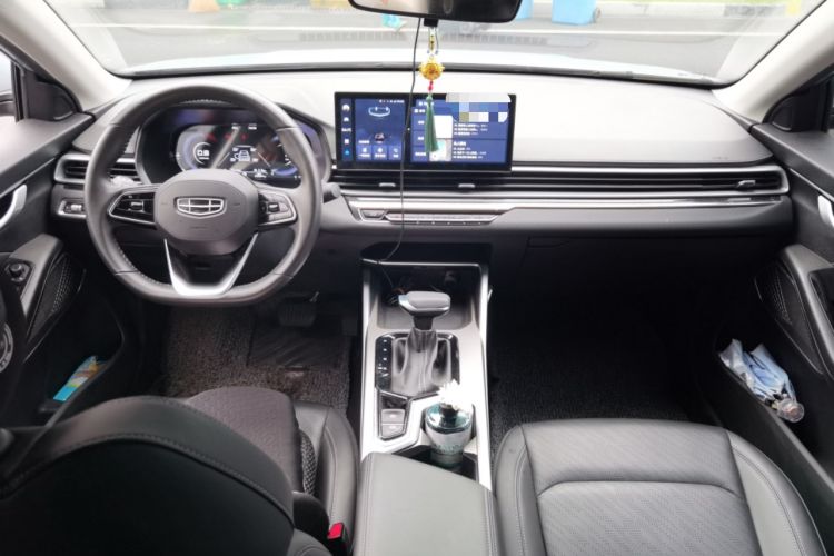 Used Geely Auto Emgrand 2023 4th Generation Champion Edition 1.5L CVT Luxury Model Center Console