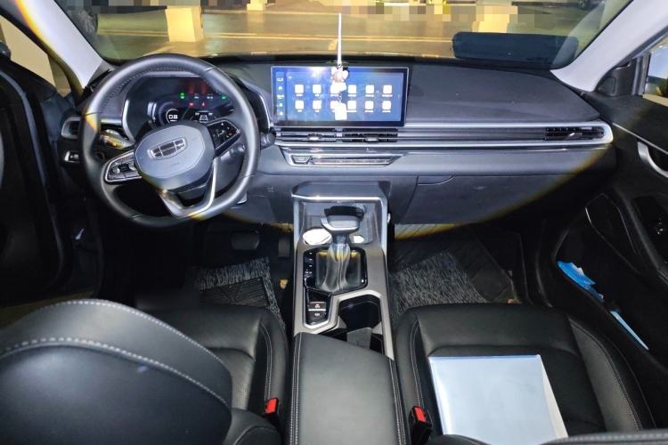 Used Geely Auto Emgrand 2023 4th Generation Champion Edition 1.5L CVT Luxury Model Center Console