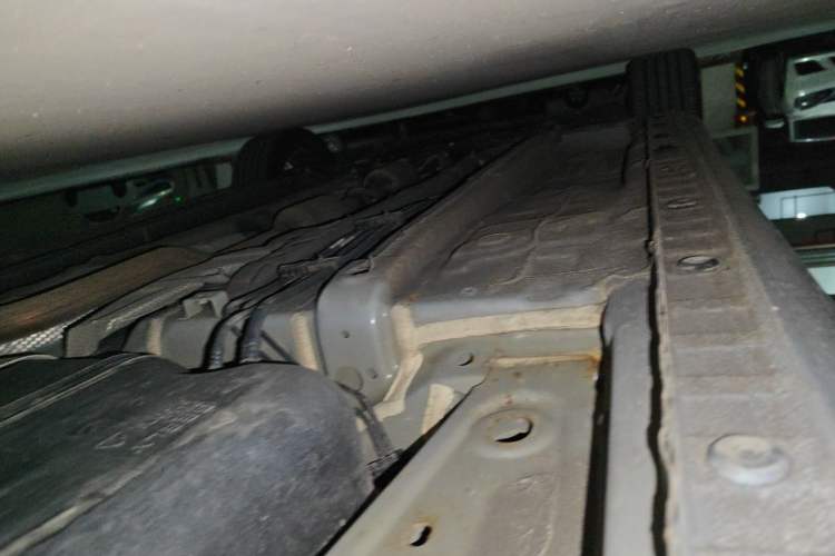 Used Geely Auto Emgrand 2023 4th Generation Champion Edition 1.5L CVT Flagship Model Chassis Rear Left