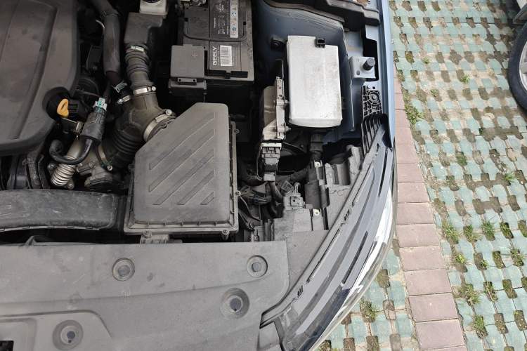 Used Geely Auto Emgrand 2023 4th Generation Champion Edition 1.5L CVT Prestige Model Engine Bay Left