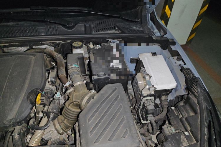 Used Geely Auto Emgrand 2023 4th Generation Champion Edition 1.5L CVT Flagship Model Engine Bay Left