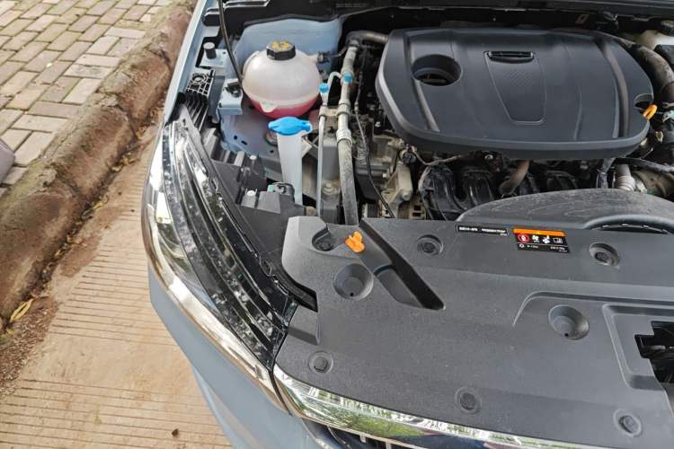 Used Geely Auto Emgrand 2023 4th Generation Champion Edition 1.5L CVT Flagship Model Engine Bay Right