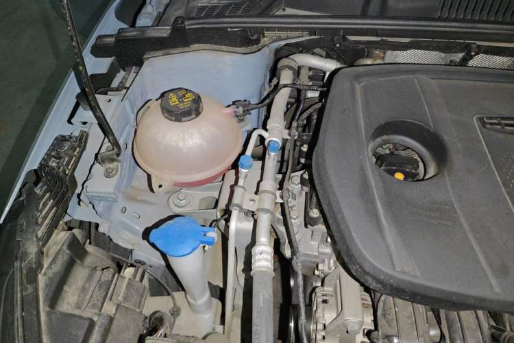 Used Geely Auto Emgrand 2023 4th Generation Champion Edition 1.5L CVT Flagship Model Engine Bay Right