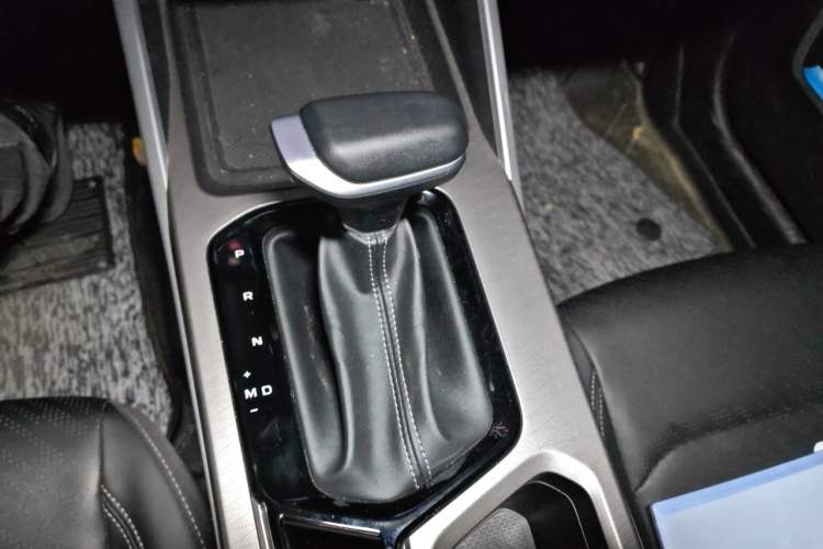 Used Geely Auto Emgrand 2023 4th Generation Champion Edition 1.5L CVT Luxury Model Gear Lever