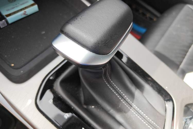 Used Geely Auto Emgrand 2023 4th Generation Champion Edition 1.5L CVT Prestige Model Gear Lever