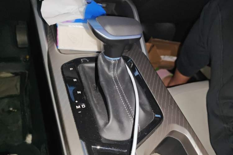 Used Geely Auto Emgrand 2023 4th Generation Champion Edition 1.5L CVT Flagship Model Gear Lever