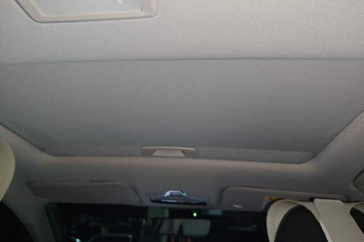 Used Geely Auto Emgrand 2023 4th Generation Champion Edition 1.5L CVT Flagship Model Headliner