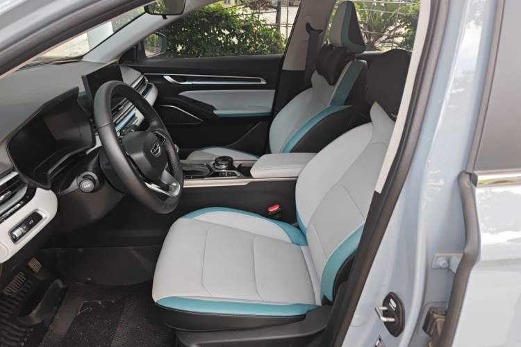 Used Geely Auto Emgrand 2023 4th Generation Champion Edition 1.5L CVT Flagship Model Left Front Seat