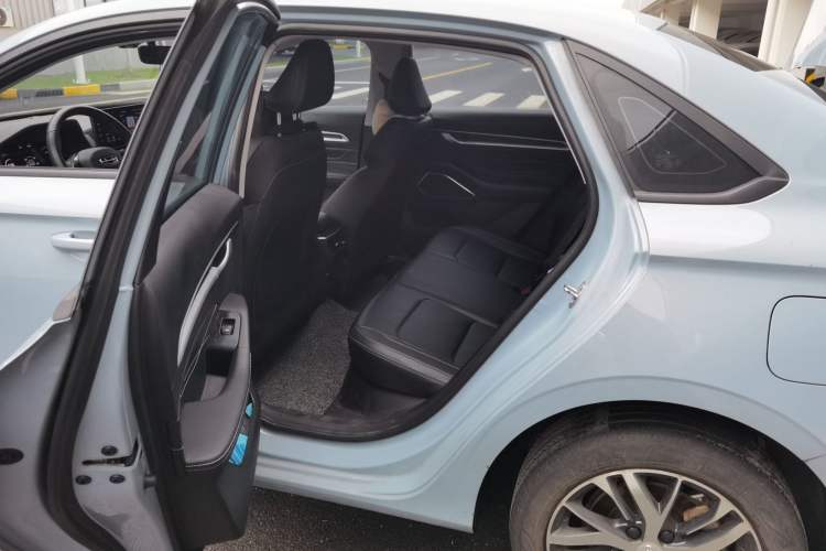 Used Geely Auto Emgrand 2023 4th Generation Champion Edition 1.5L CVT Luxury Model Left Rear Seat
