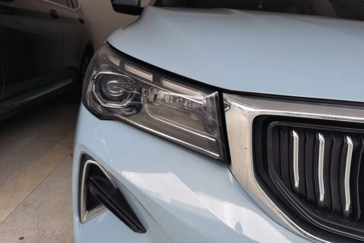 Used Geely Auto Emgrand 2023 4th Generation Champion Edition 1.5L CVT Luxury Model Right Front Headlight