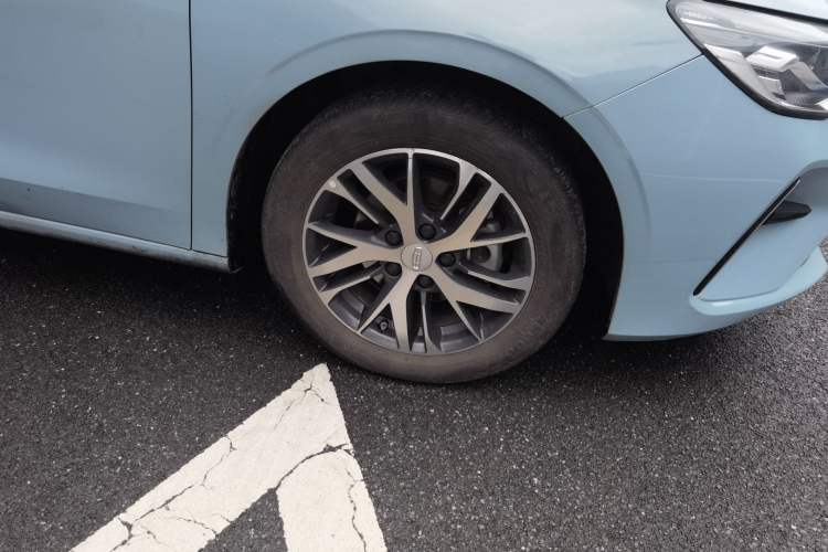 Used Geely Auto Emgrand 2023 4th Generation Champion Edition 1.5L CVT Luxury Model Right Front Wheel Hub