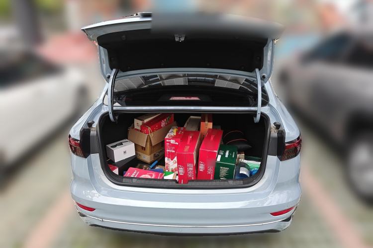 Used Geely Auto Emgrand 2023 4th Generation Champion Edition 1.5L CVT Prestige Model Trunk