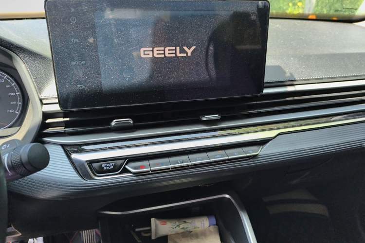 Used Geely Auto Emgrand 2023 4th Generation Champion Edition 1.5L CVT Luxury Model Audio And AC Panel