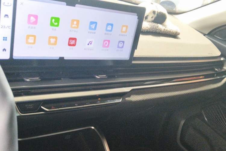 Used Geely Auto Emgrand 2023 4th Generation Champion Edition 1.5L CVT Prestige Model Audio And AC Panel