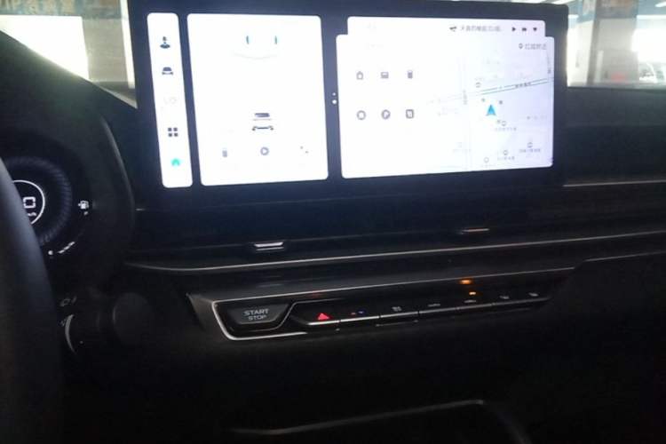 Used Geely Auto Emgrand 2023 4th Generation Champion Edition 1.5L CVT Luxury Model Audio And AC Panel