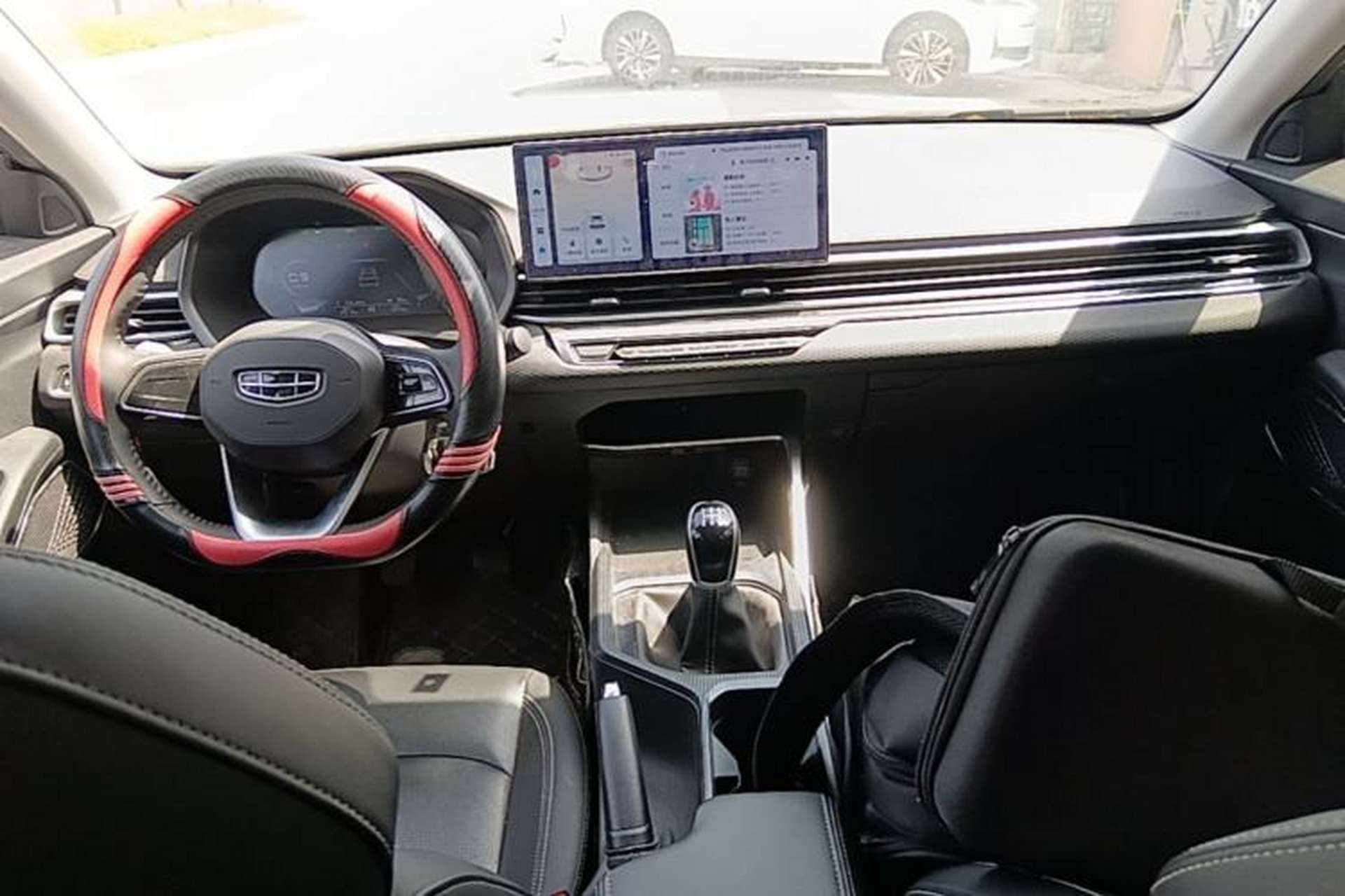 Used Geely Auto Emgrand 2023 4th Generation Champion Edition 1.5L Manual Luxury Model Center Console