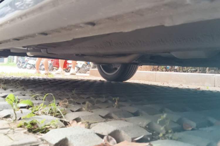 Used Geely Auto Emgrand 2023 4th Generation Champion Edition 1.5L CVT Flagship Model Chassis Front Right