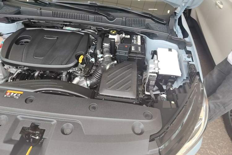 Used Geely Auto Emgrand 2023 4th Generation Champion Edition 1.5L CVT Prestige Model Engine Bay Left