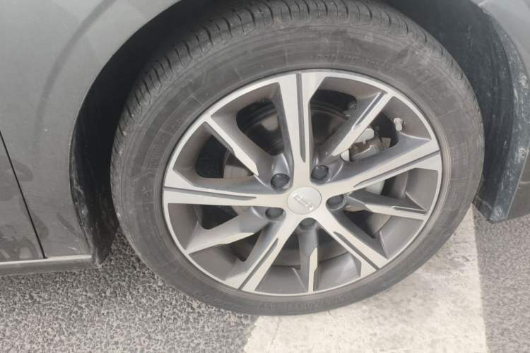 Used Geely Auto Emgrand 2023 4th Generation Champion Edition 1.5L CVT Prestige Model Exterior 1