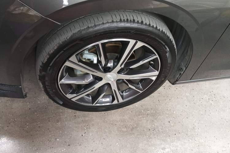 Used Geely Auto Emgrand 2023 4th Generation Champion Edition 1.5L CVT Prestige Model Exterior 2