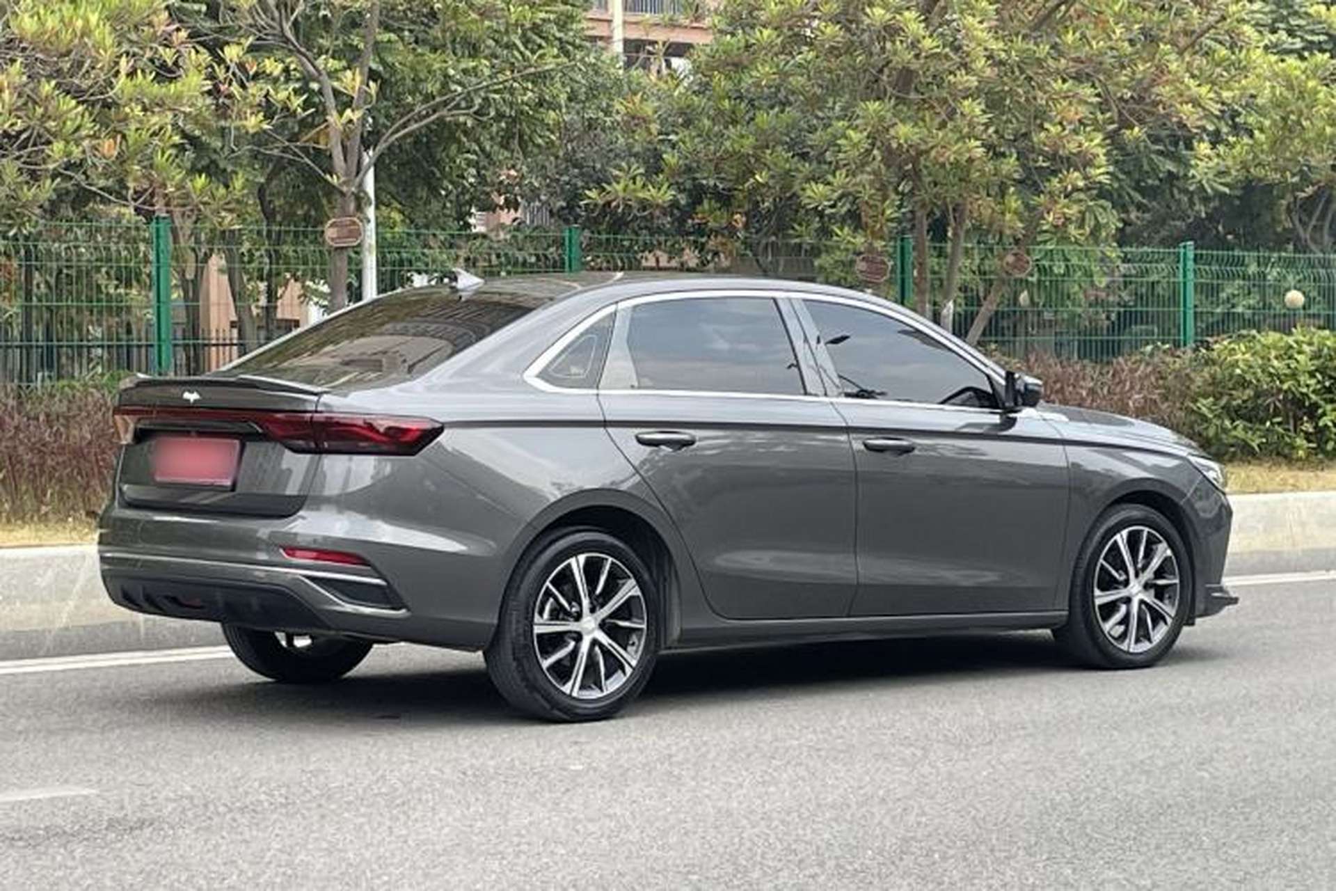 Used Geely Auto Emgrand 2023 4th Generation Champion Edition 1.5L CVT Prestige Model Exterior 9
