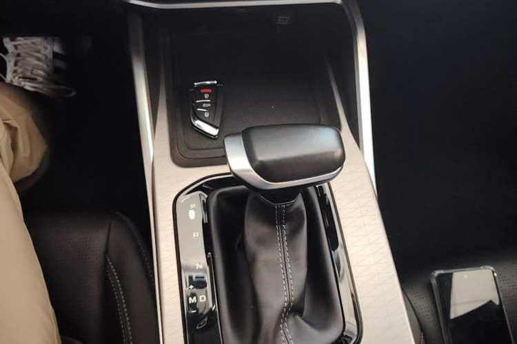 Used Geely Auto Emgrand 2023 4th Generation Champion Edition 1.5L CVT Prestige Model Gear Lever