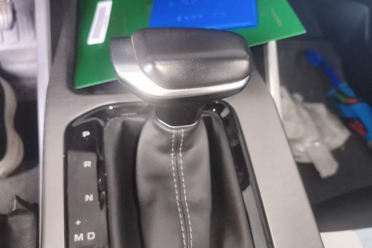 Used Geely Auto Emgrand 2023 4th Generation Champion Edition 1.5L CVT Prestige Model Gear Lever