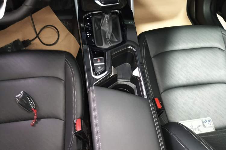 Used Geely Auto Emgrand 2023 4th Generation Champion Edition 1.5L CVT Prestige Model Gear Lever