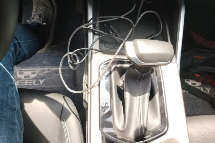 Used Geely Auto Emgrand 2023 4th Generation Champion Edition 1.5L CVT Luxury Model Gear Lever
