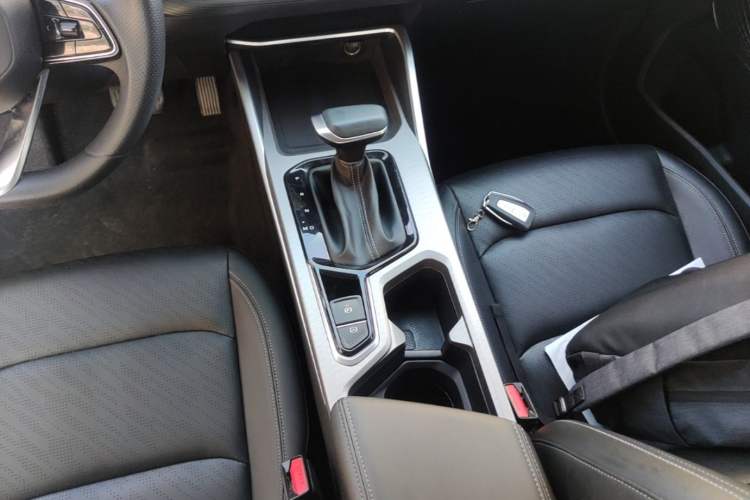 Used Geely Auto Emgrand 2023 4th Generation Champion Edition 1.5L CVT Luxury Model Gear Lever