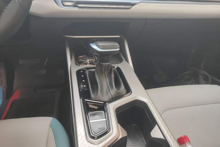 Used Geely Auto Emgrand 2023 4th Generation Champion Edition 1.5L CVT Flagship Model Gear Lever