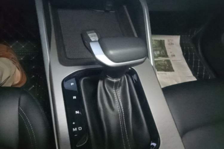 Used Geely Auto Emgrand 2023 4th Generation Champion Edition 1.5L CVT Luxury Model Gear Lever
