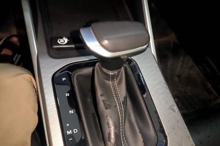 Used Geely Auto Emgrand 2023 4th Generation Champion Edition 1.5L CVT Prestige Model Gear Lever