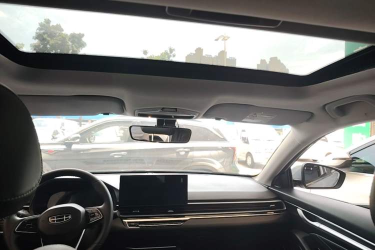 Used Geely Auto Emgrand 2023 4th Generation Champion Edition 1.5L CVT Prestige Model Headliner