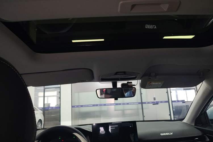 Used Geely Auto Emgrand 2023 4th Generation Champion Edition 1.5L CVT Prestige Model Headliner