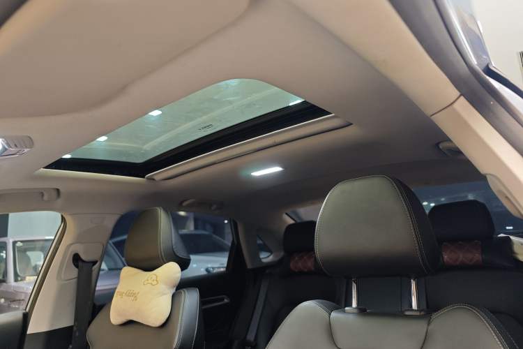 Used Geely Auto Emgrand 2023 4th Generation Champion Edition 1.5L CVT Prestige Model Interior 1