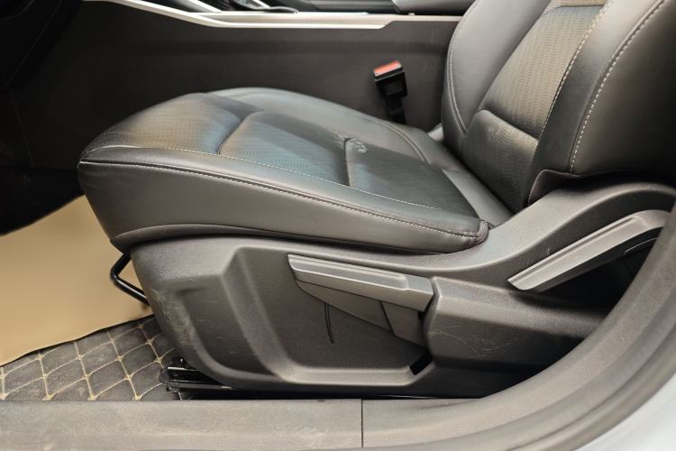 Used Geely Auto Emgrand 2023 4th Generation Champion Edition 1.5L CVT Prestige Model Interior 3