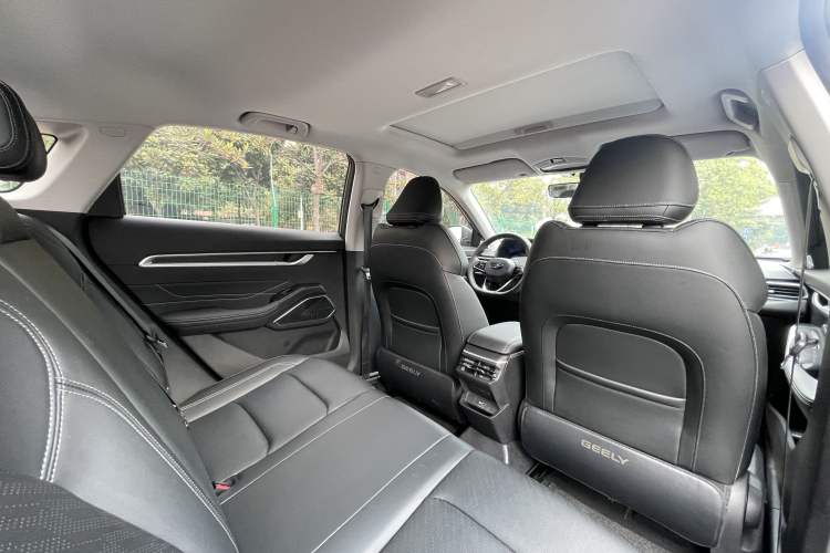 Used Geely Auto Emgrand 2023 4th Generation Champion Edition 1.5L CVT Prestige Model Interior 5