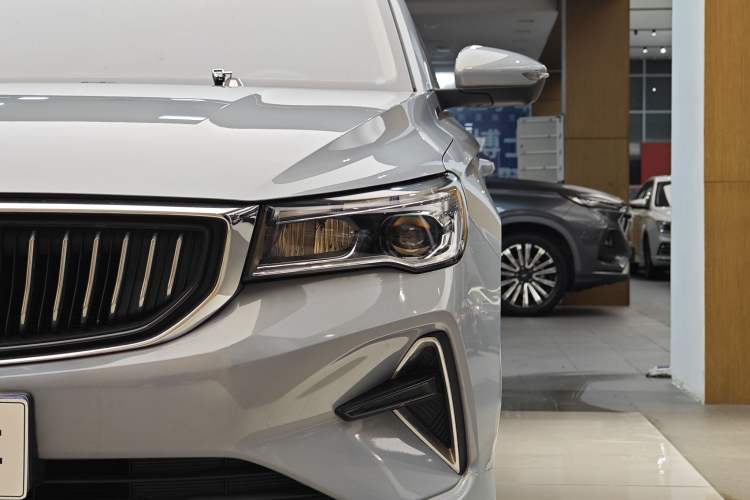 Used Geely Auto Emgrand 2023 4th Generation Champion Edition 1.5L CVT Prestige Model Left Front Headlight