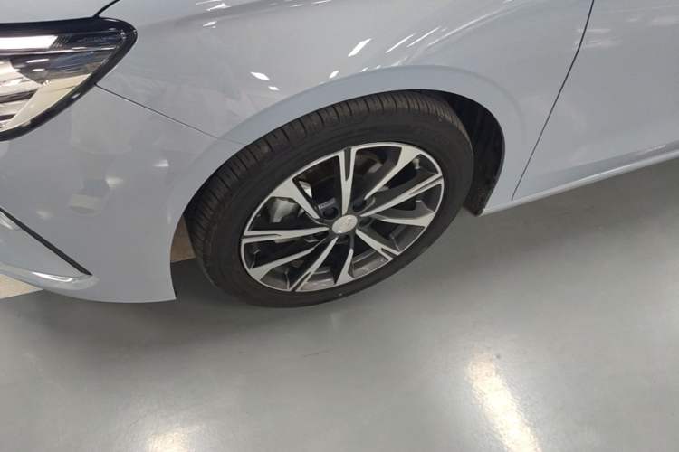 Used Geely Auto Emgrand 2023 4th Generation Champion Edition 1.5L CVT Prestige Model Left Front Wheel Hub